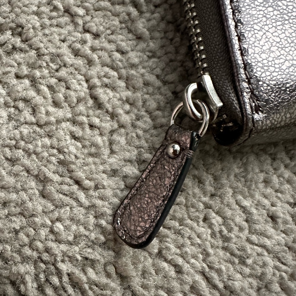 Coach NWOT Pewter Leather Metallic Medium Coin Wallet - Picture 9 of 9